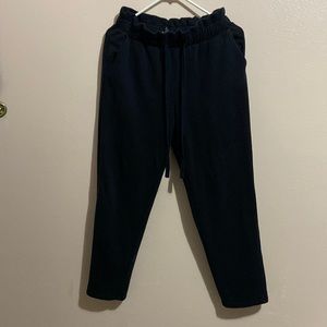 Black sweatpants with 3 pockets